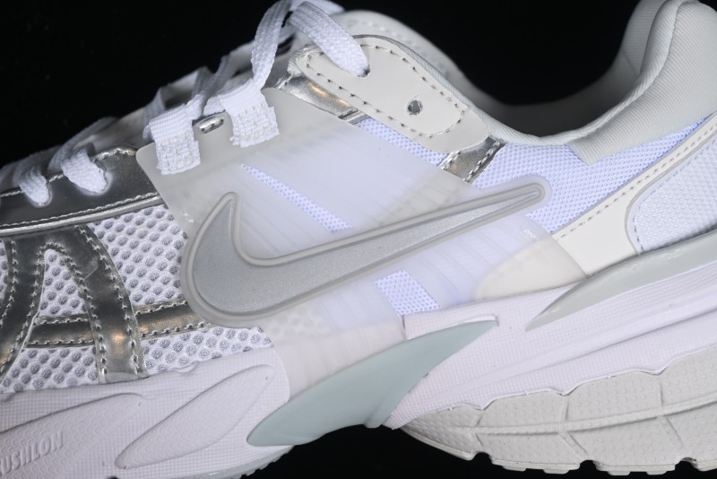 Nike Runtekk V2K Retro Low-Top Running Shoes with Cushlon Midsole and Distressed Effect - FD0736-104
