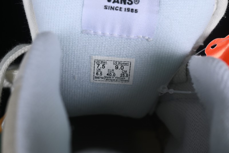 Vans Knu-Skool VR3 Lx Low-Top Retro Sneakers in Grey Green with Gum Sole - VN000CS0DWM