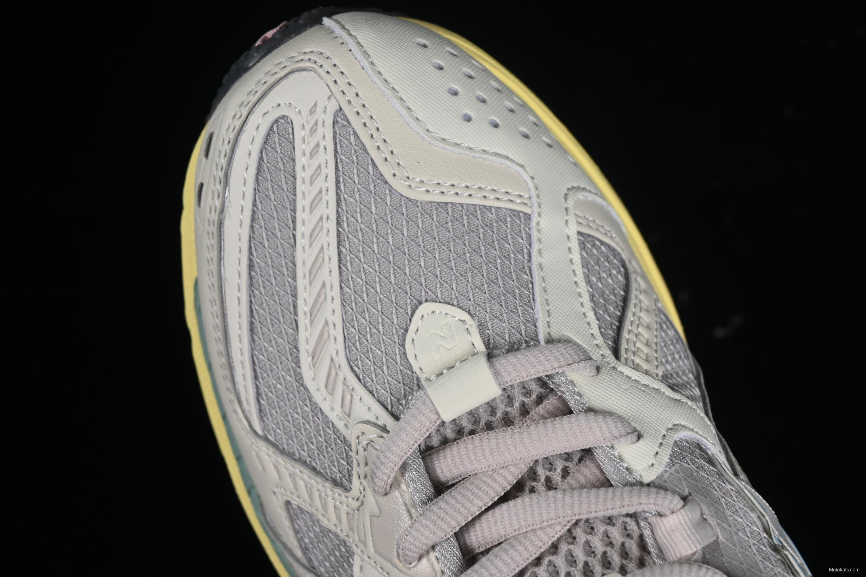 New Balance 1906 Series Retro Dad Style Casual Running Shoes - M1906NC