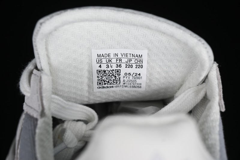 Adidas Originals SL 72 Retro Running Shoes with Nylon Upper and Rubber Outsole - JI2505