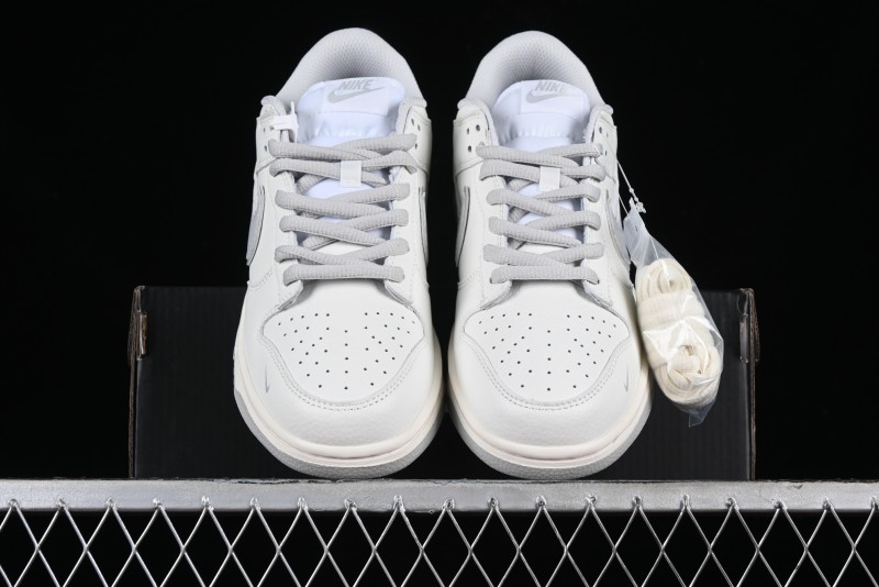 Nike Supreme x Nike SB Dunk Low Casual Skate Shoes in Beige Grey - RM2308-233