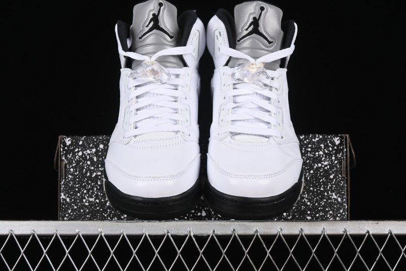 Nike Air Jordan 5 Retro Basketball Shoes in White/Silver/Black - DD0587-110