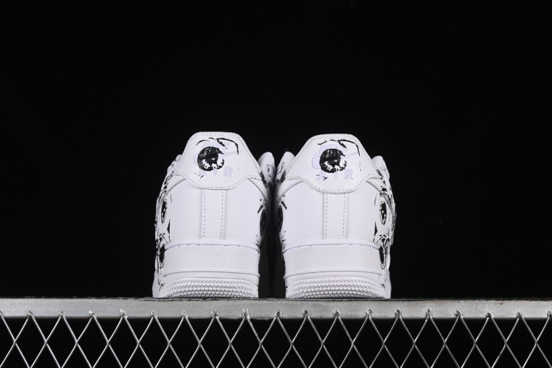 Comme des Garcons Shirt x Supreme x Nike Air Force 1 '07 Low Top Casual Sneakers - 923044-100