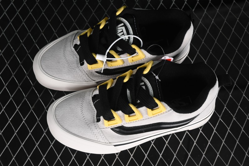Vans Knu Skool Low Top Retro Casual Vulcanized Sneakers in Grey Black - VN000CZUVA3