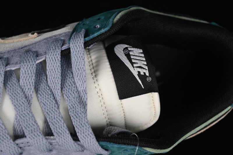 Nike SB Dunk Low Otomo Katsuhiro Collaboration Skate Shoes - DZ2794-566