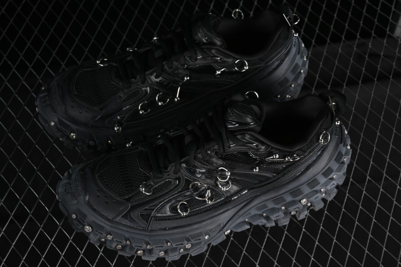 Balenciaga Defender Rubber Platform Sneakers Low-Top Combat Outdoor Shoes with Studded Design and Exaggerated Tire Tread Sole - W2RAG1081