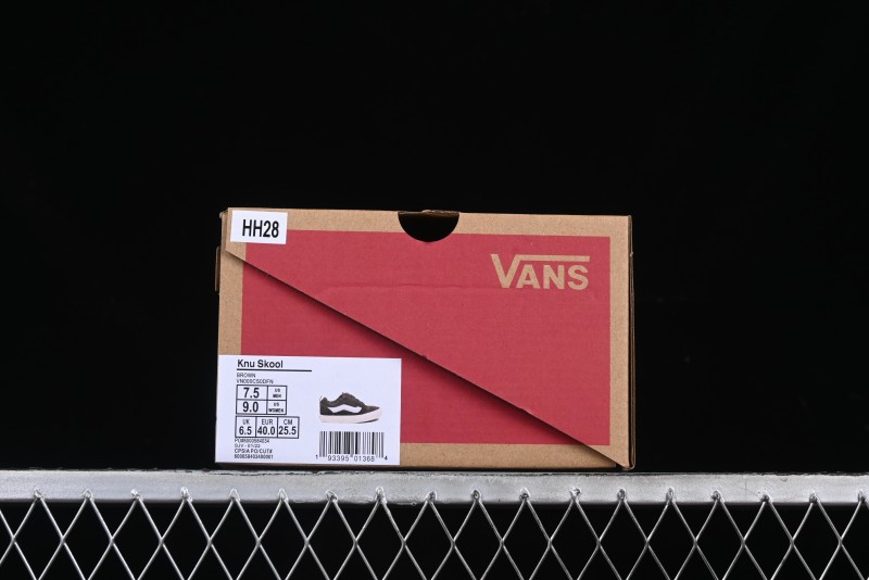 Vans Knu Skool Low Top Retro Casual Vulcanized Sneakers - VN000CS0DFN