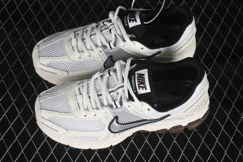 Nike Zoom Vomero 5 Retro Casual Running Shoes with Lightweight EVA Midsole - FJ2028-001