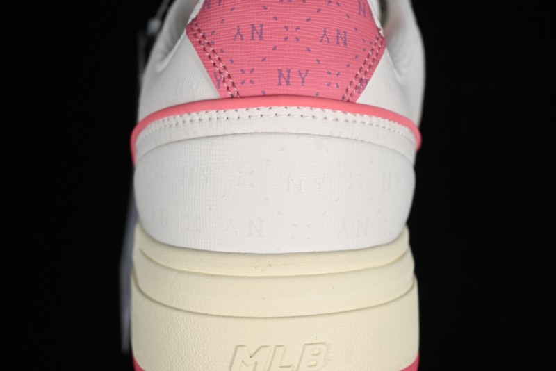 MLB Chunky Liner Basic New York Yankees Thick Sole Casual Sneakers with 6cm Height Increase - 3ASXCBO3N50COS