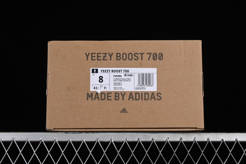 Adidas Yeezy Boost 700 V2 Utility Black Running Shoes with 3M Reflective Details - FV5304