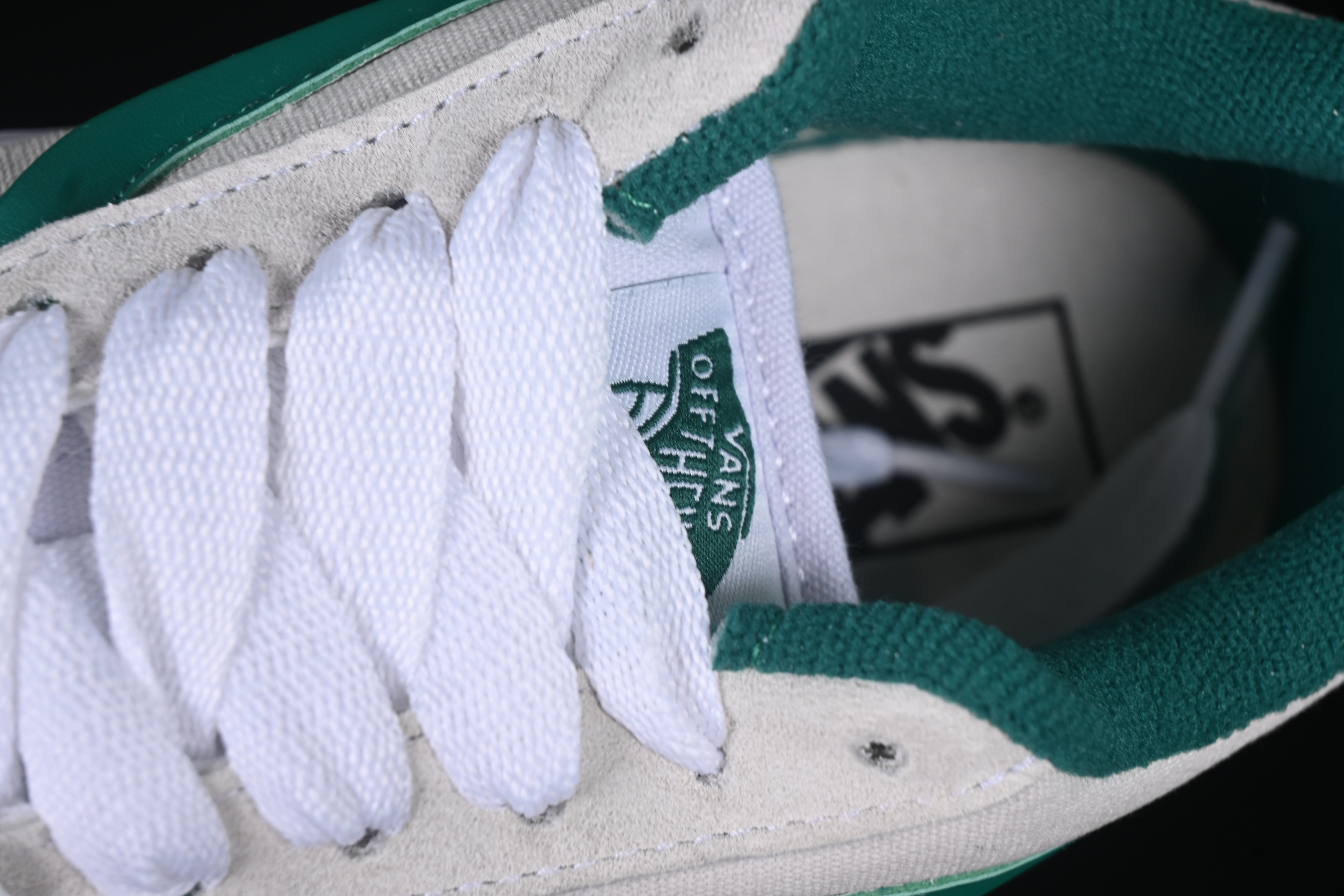 Vans Knu Skool Low-Top Retro Chunky Sneakers - VN000D6CJBG