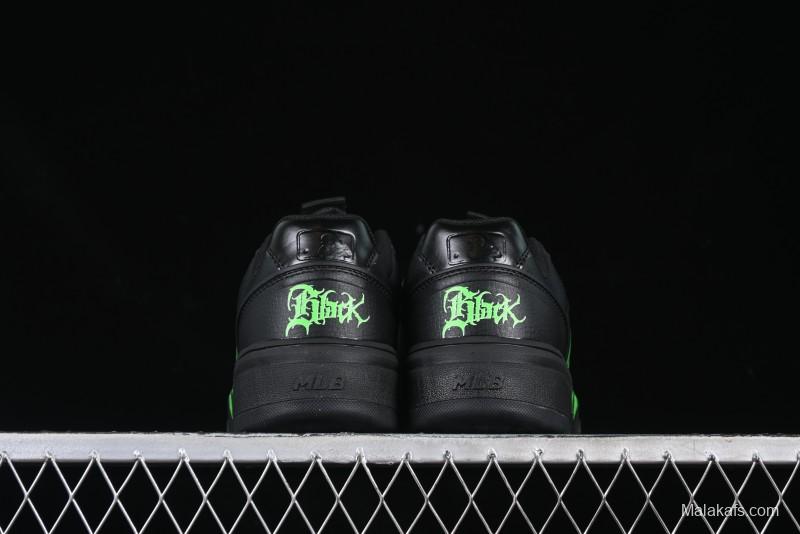 NY Yankees Black & Neon Green Sneakers - Classic Streetwear Style