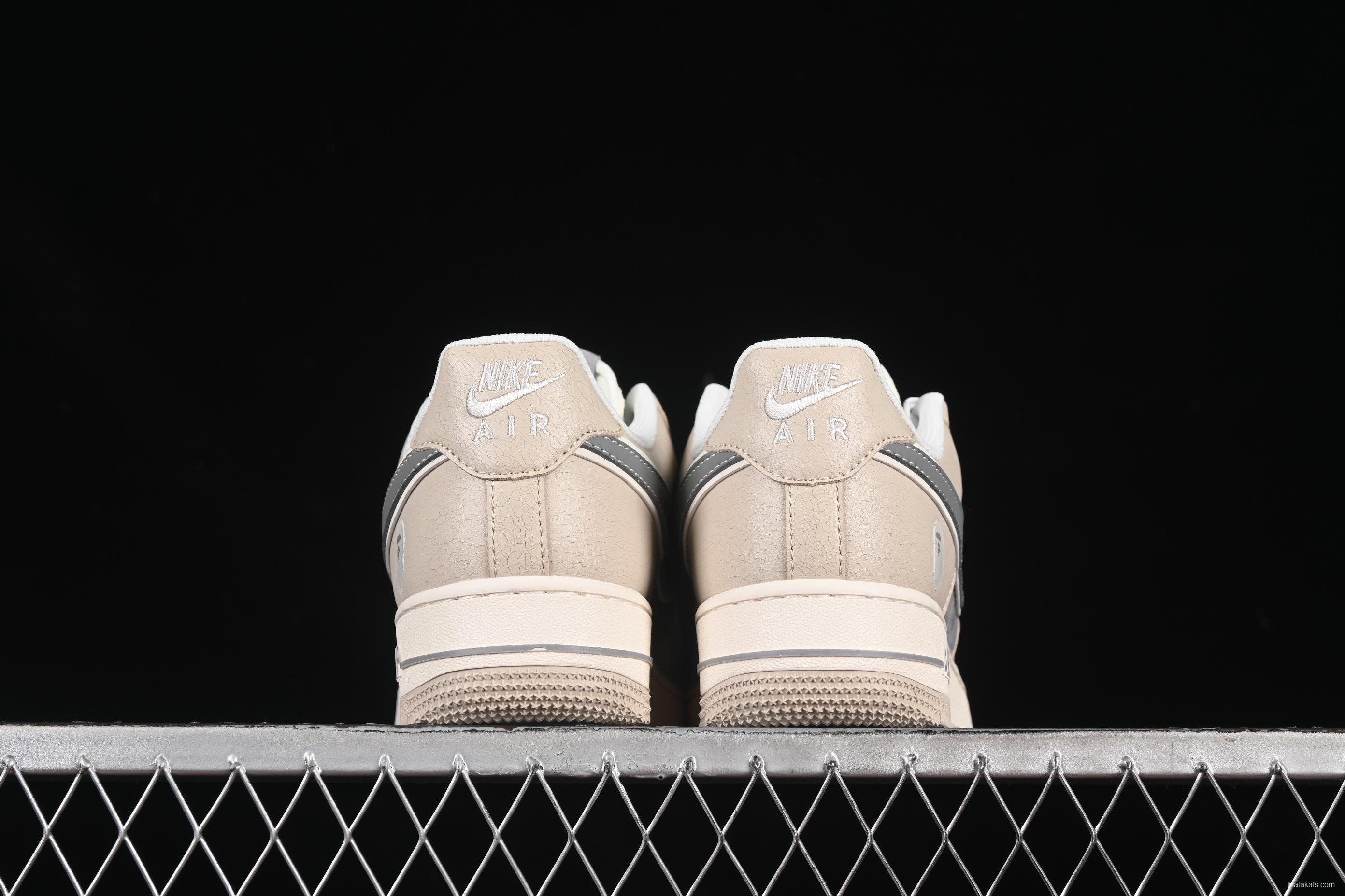 Nike Air Force 1 '07 Low Supreme Collaboration Sneakers with Red Snake Swoosh - SJ6698-023