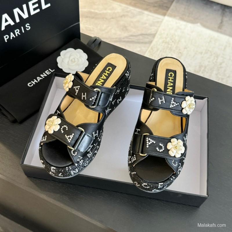 2025 Women Chanel Black PEARL Leather Slippers LY00330