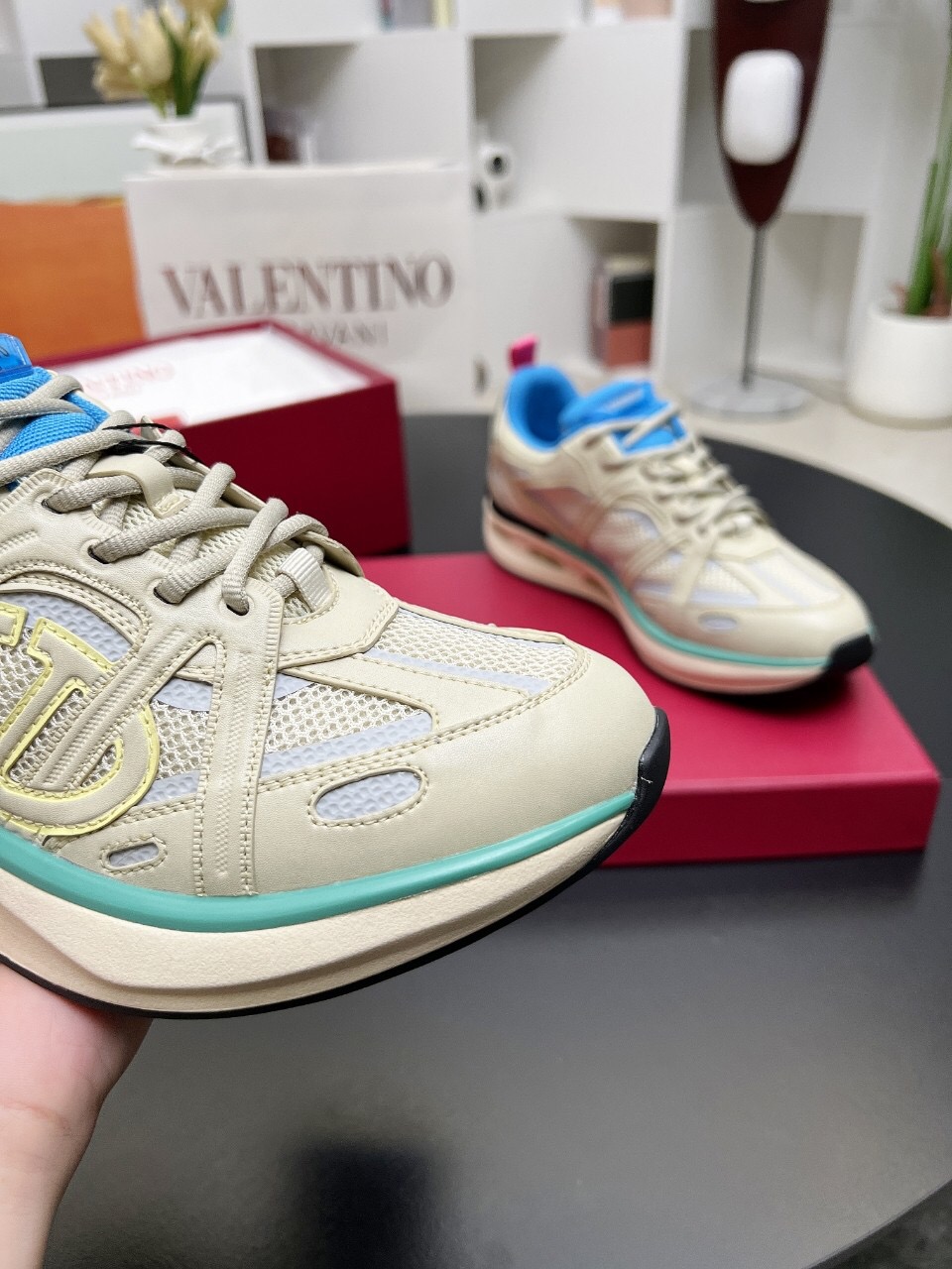 2024 Unisex Valentino Blue Beige Mesh TPU Sneakers Vlogo LY00410