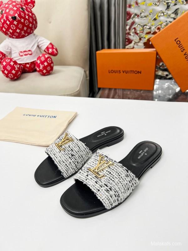 2025 Women Louis Vuitton Black White Fabric Slippers LY00210