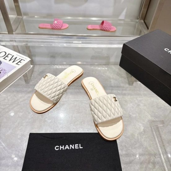 2025 Slippers Chanel White Leather Casual LY00240