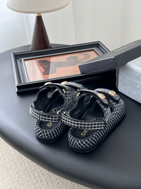 2025 Women Chanel Black Leather Sandals LY00320