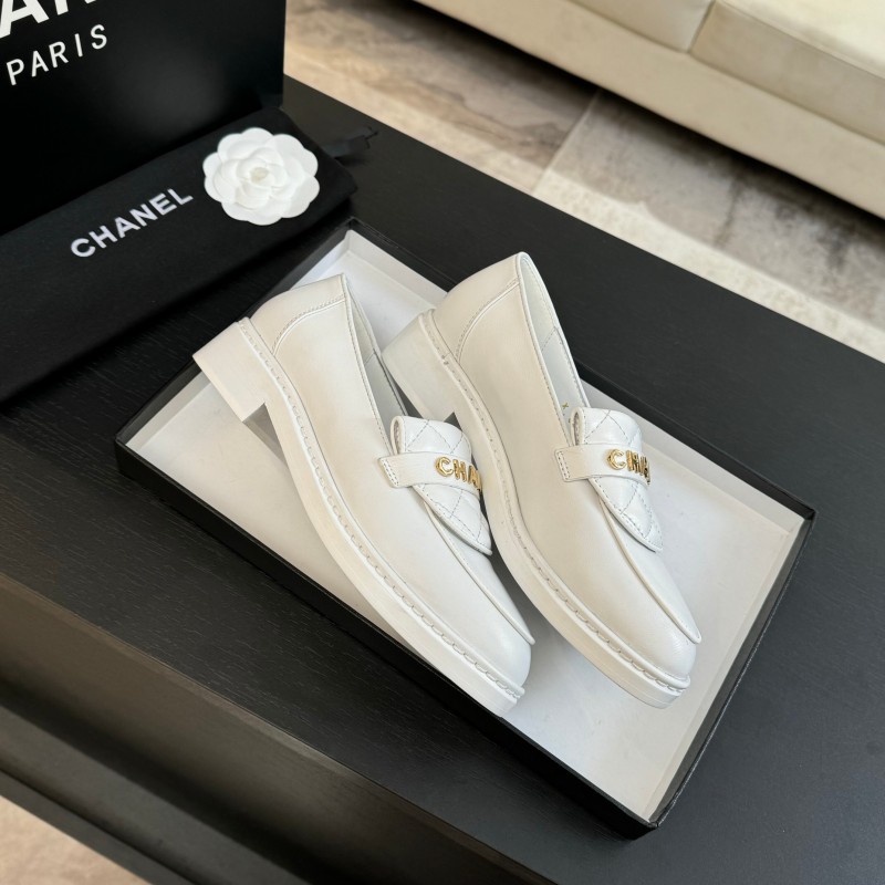 2025 Women Chanel White Leather Loafers KFY00310