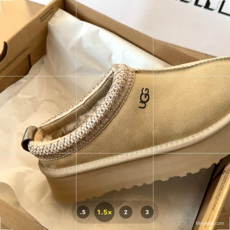 2024 UGG beige suede slippers