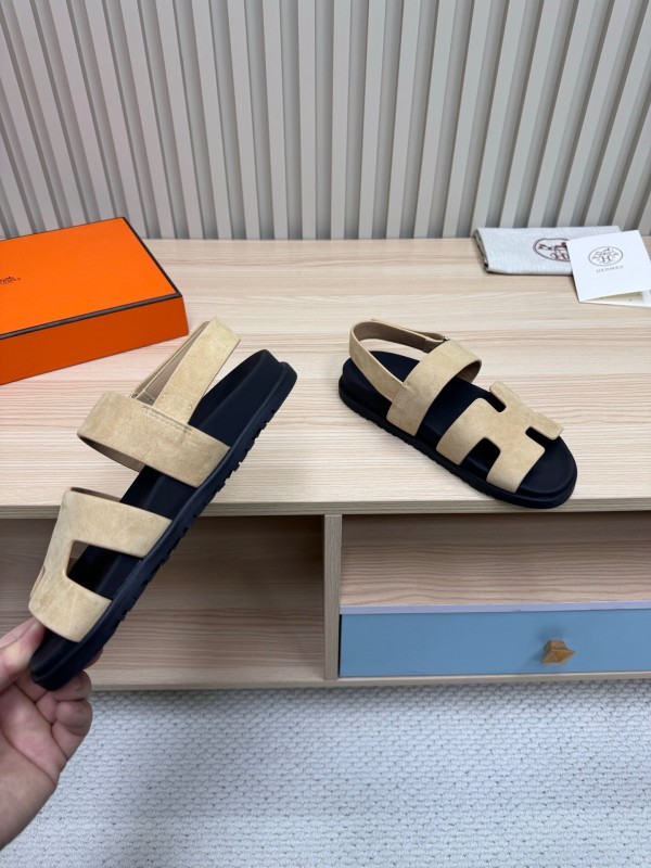 2025 Slippers Hermès Beige Black Suede Leather Sandals