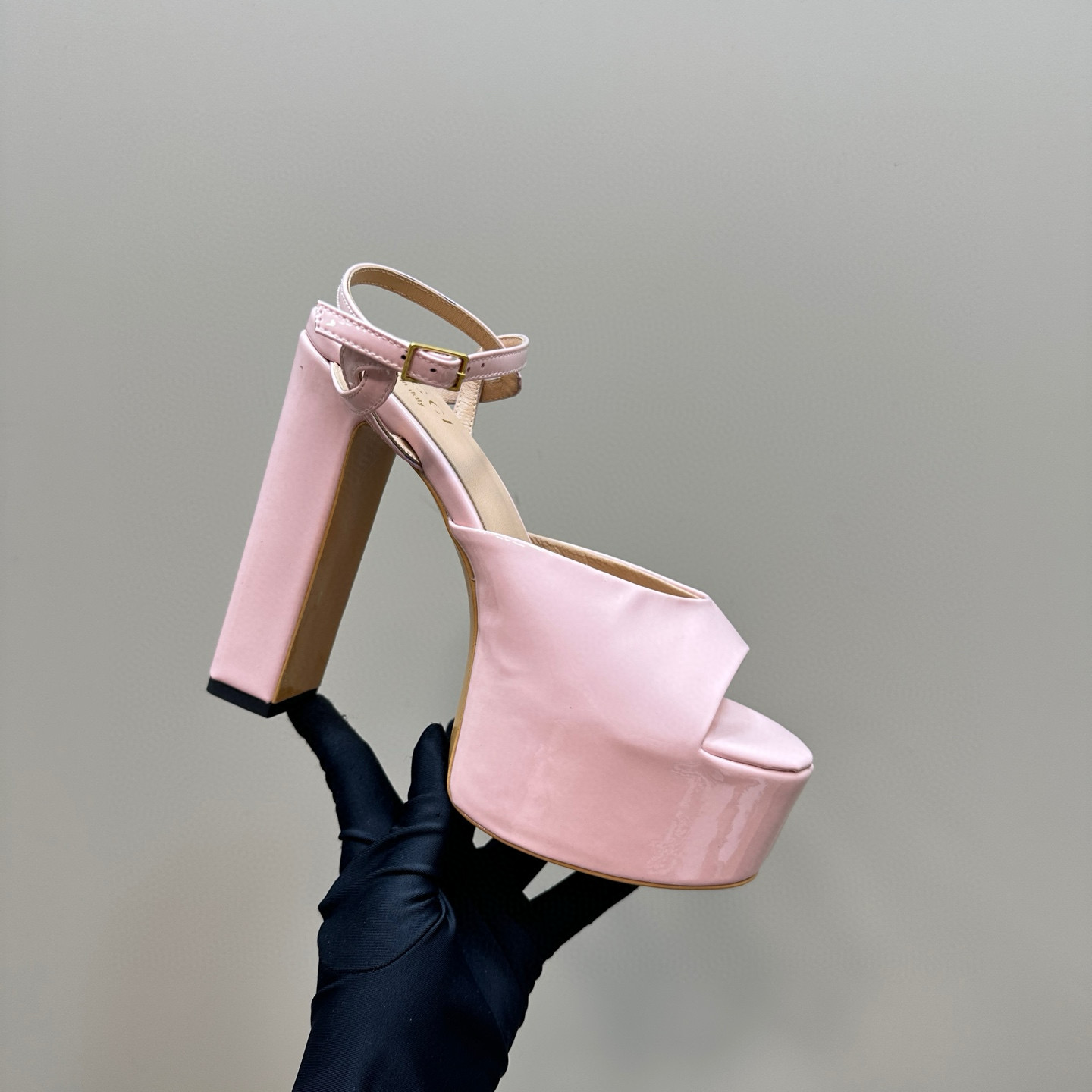2024 Women Gucci Pink Leather Platform Sandals MJ00340