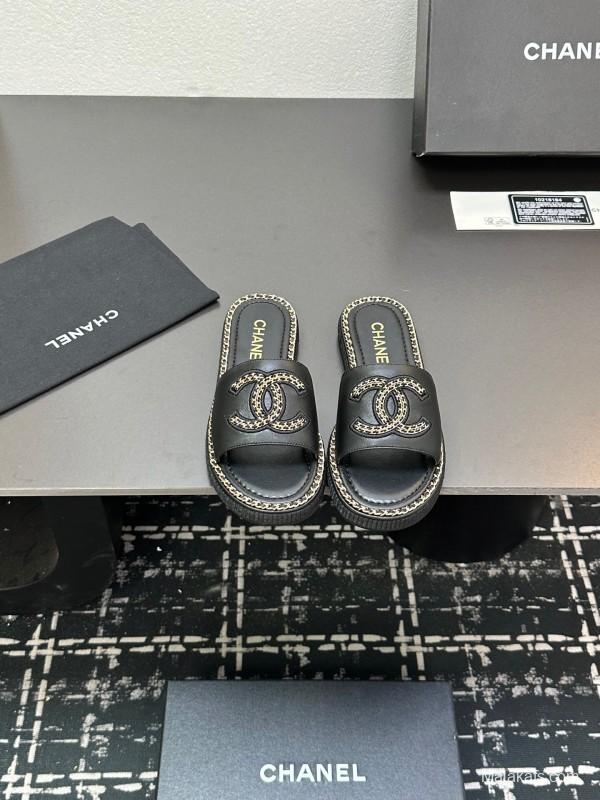2025 Women Chanel Black Leather Slippers Chain Detail LY00320