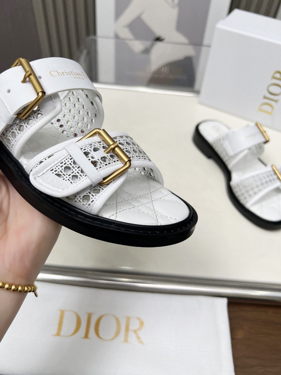 2025 Women Dior White Leather Slippers LY00220