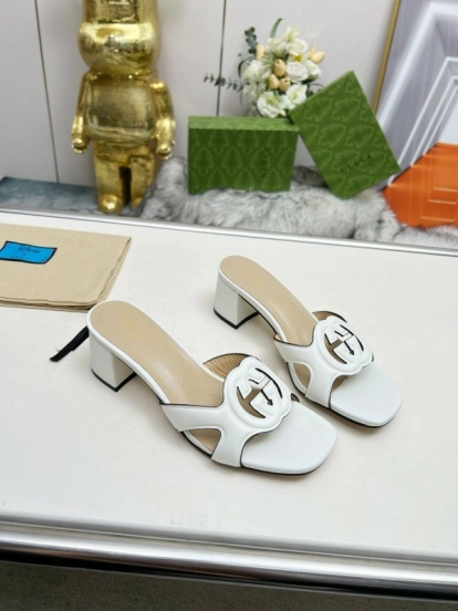 2025 Gucci White Leather Slippers MJ00190