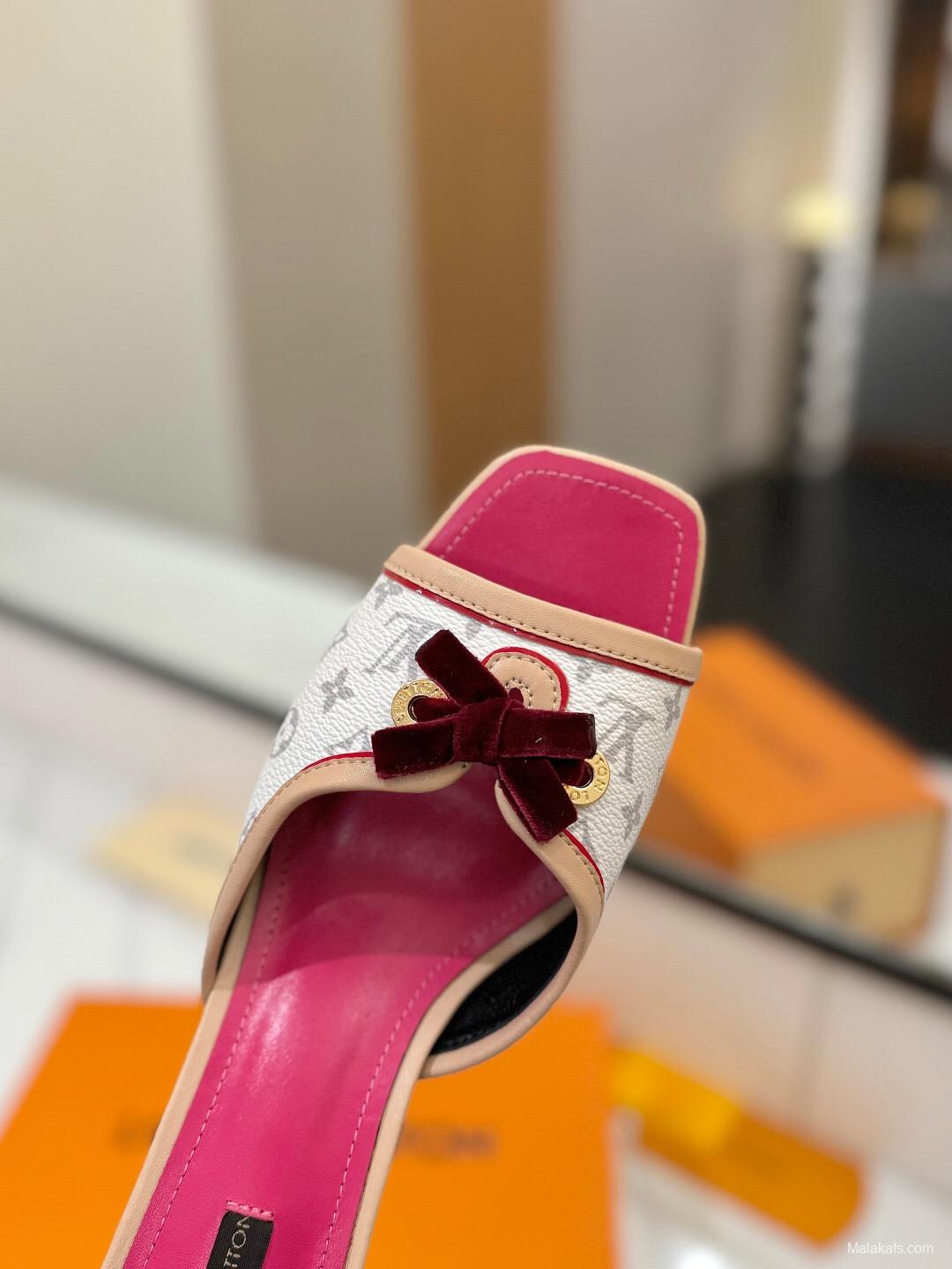 2025 Women Louis Vuitton White Pink Leather Canvas Sandals KFY00310