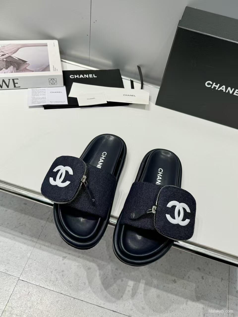 2025 Slippers Chanel Black Fabric Slippers