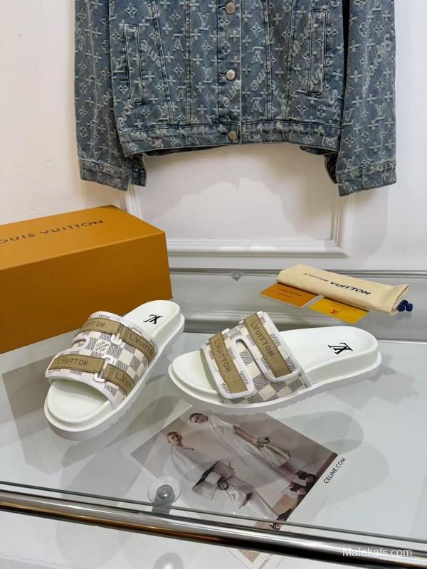 2025 Louis Vuitton White Beige Textile Slippers LY