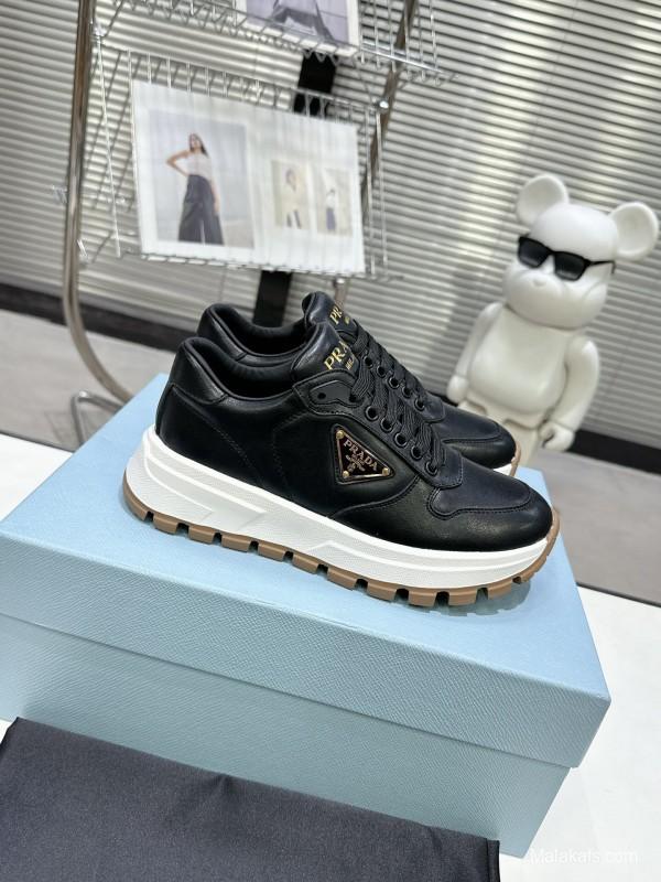 2025 Unisex Prada Black Calf Leather Sneakers KFY00310