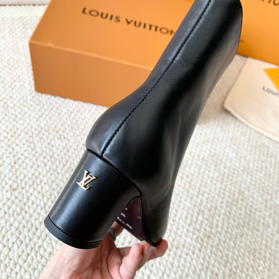 2024 Women Louis Vuitton Black Leather Boots MJ00410