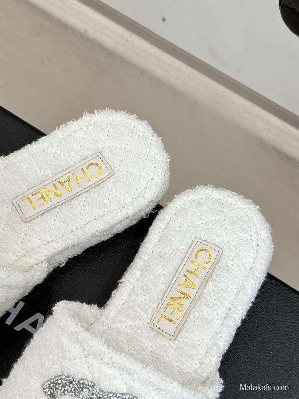 2025 Slippers Chanel White Terry Cloth Crystal CC Logo KFY00220
