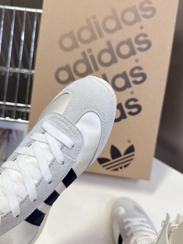 2025 Unisex Adidas White High-Top Sneakers Suede And Fabric Retro Design Original Sole KFY00320