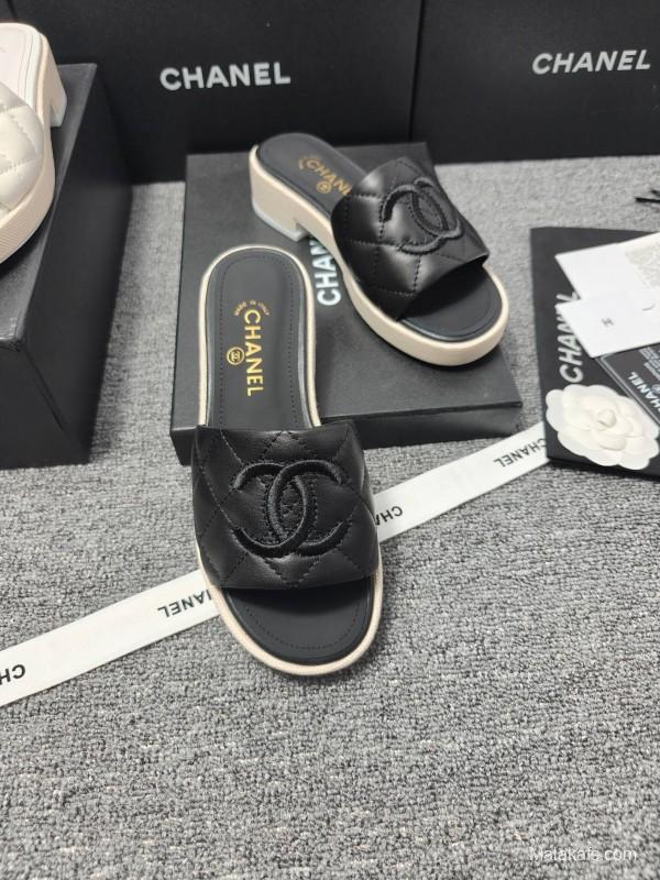 2025 Slippers Chanel Black Leather Slippers