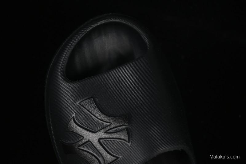 New York Yankees MLB Skipper Slide Summer Casual Sandals - 3ALPS015350BKS