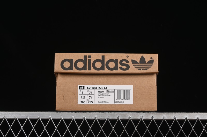Adidas Superstar 82 Casual Sneakers with Shell Toe Design - JH5577