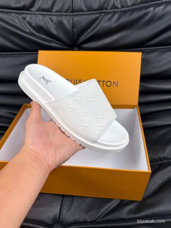 2025 Unisex Louis Vuitton White Leather Slippers AS00170