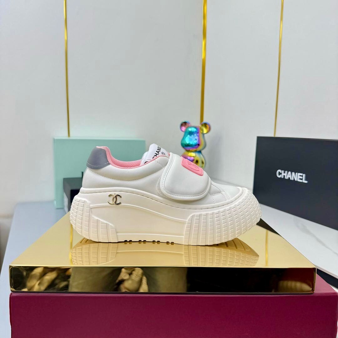 Chanel 2025 SS Panda Loafers Casual Sneakers - LY00330