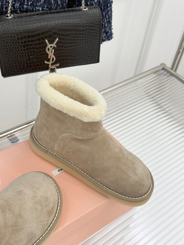 Miu Miu Retro Shearling Platform Snow Boots - KFY00300