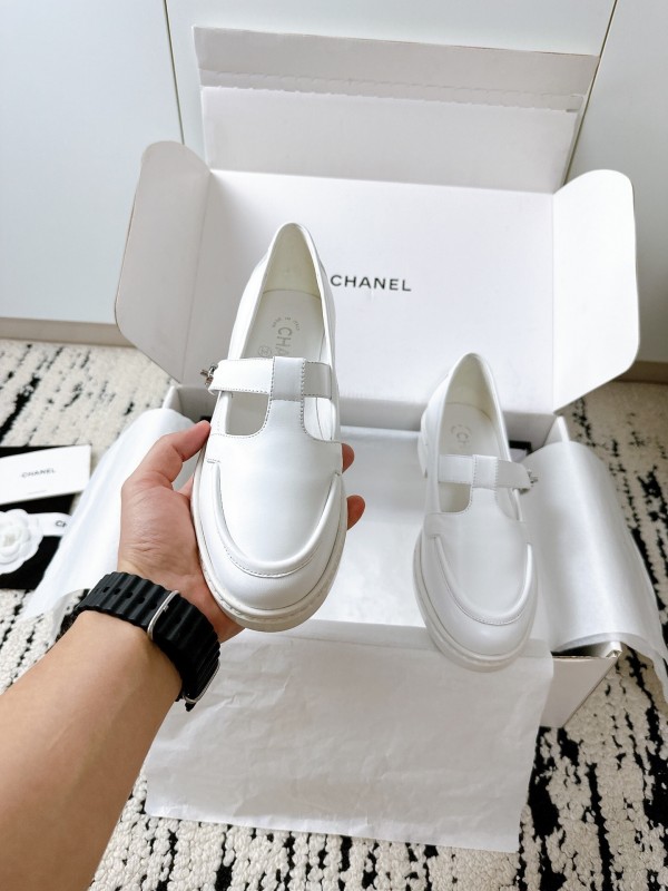 Chanel 2025 SS Loafers Classic Elegant Design - KFY00320