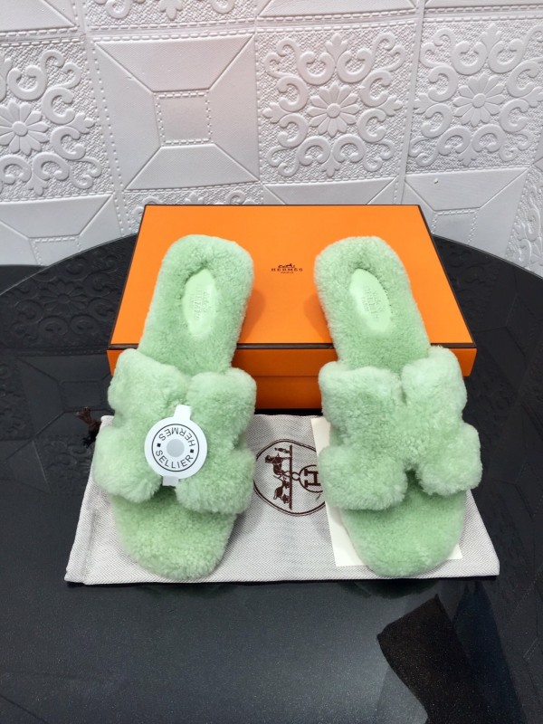 H Eiderdown Teddy Wool H-Logo Slippers Flat Sole Winter Home Shoes - LY00240