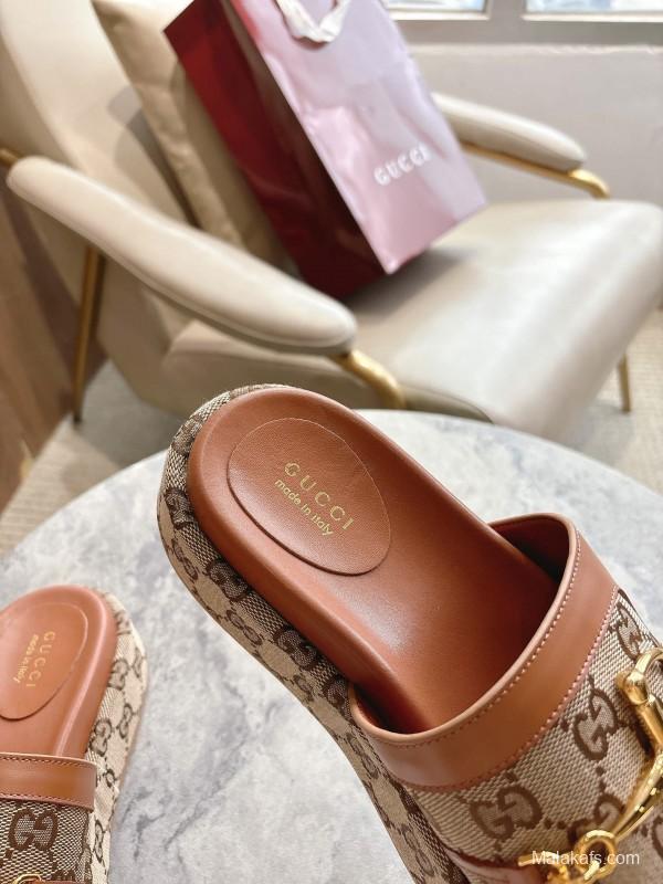 Gucci 8356-8 Women's Sandals with Horsebit Detail and Gold Hardware
