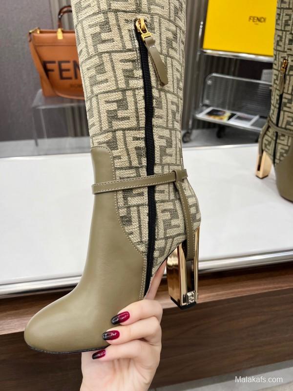 FENDI Delfina Round Toe Boots with FF Buckle - LY00