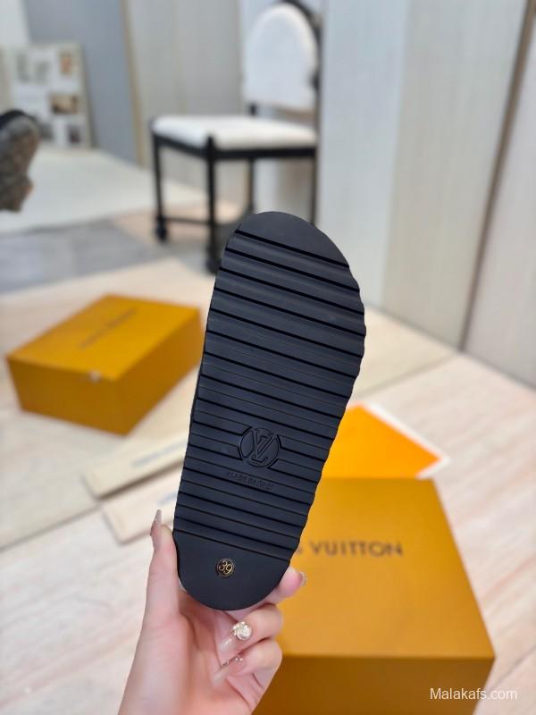 Louis Vuitton 2025 SS Monogram Sandals Couple Edition - KFY00280