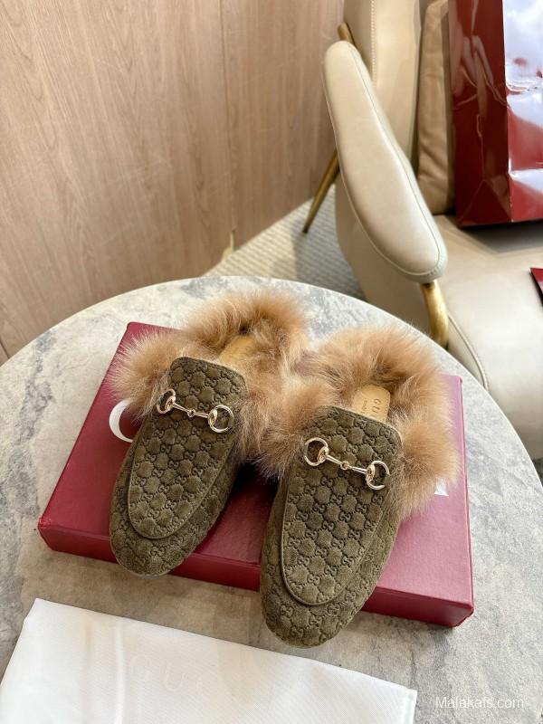 Gucci Fur Mule with Double G Pattern - LY00340