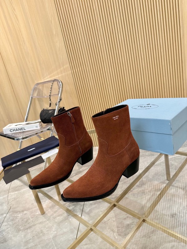 Prada Classic Pointed Boots 2025 SS Collection - L Y00330