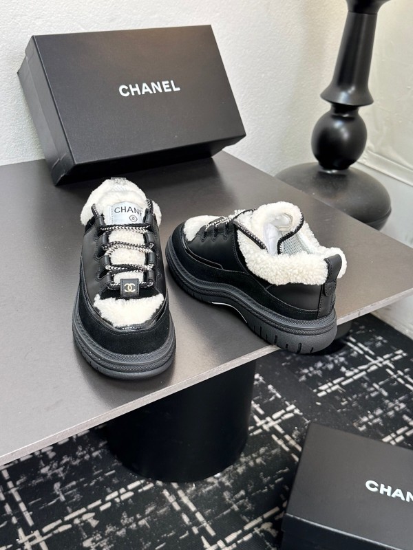 Chanel Spring/Summer 2025 Runway Thick Sole Sneakers - LY00320